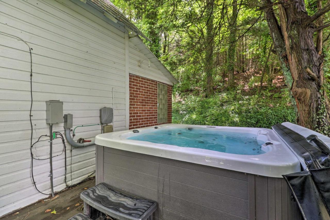 ווסט ג'פרסון Lil Red Hen Cottage In The Boone Area With Hot Tub מראה חיצוני תמונה