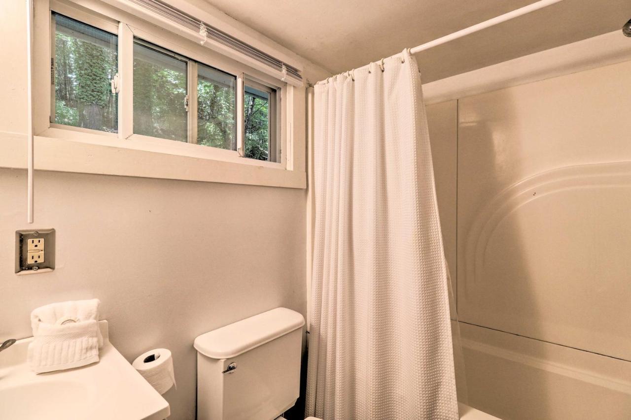 ווסט ג'פרסון Lil Red Hen Cottage In The Boone Area With Hot Tub מראה חיצוני תמונה