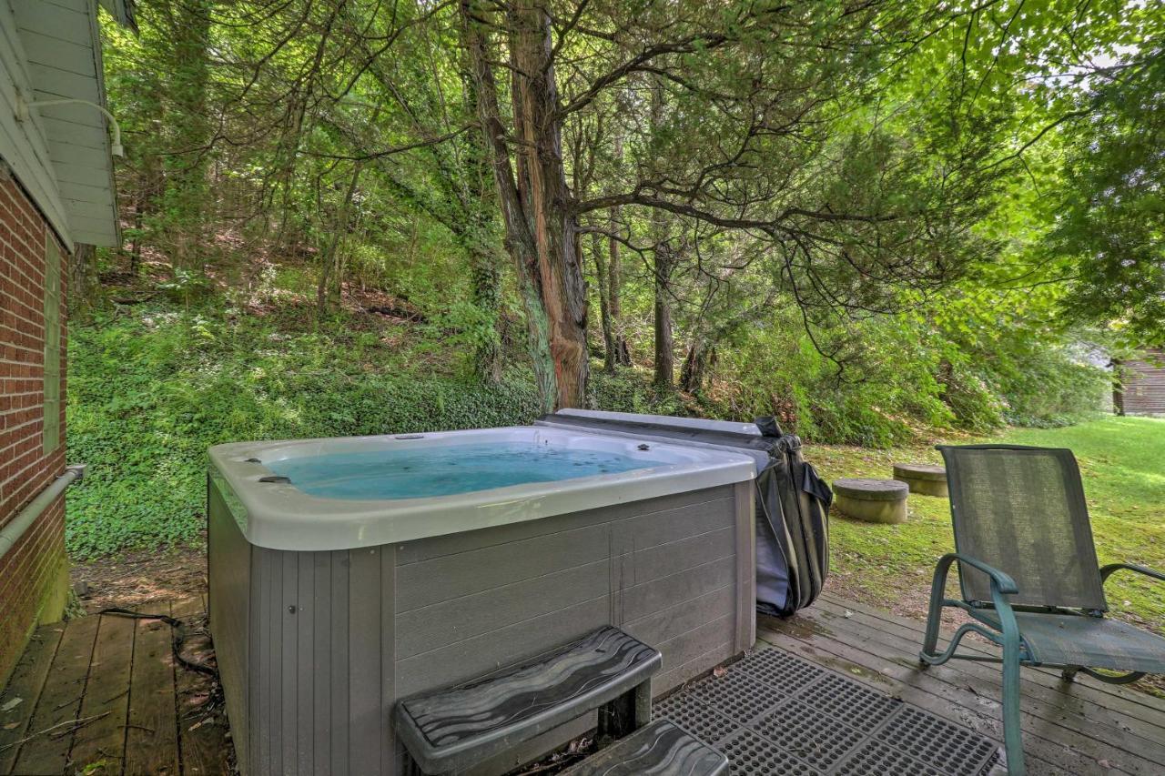 ווסט ג'פרסון Lil Red Hen Cottage In The Boone Area With Hot Tub מראה חיצוני תמונה