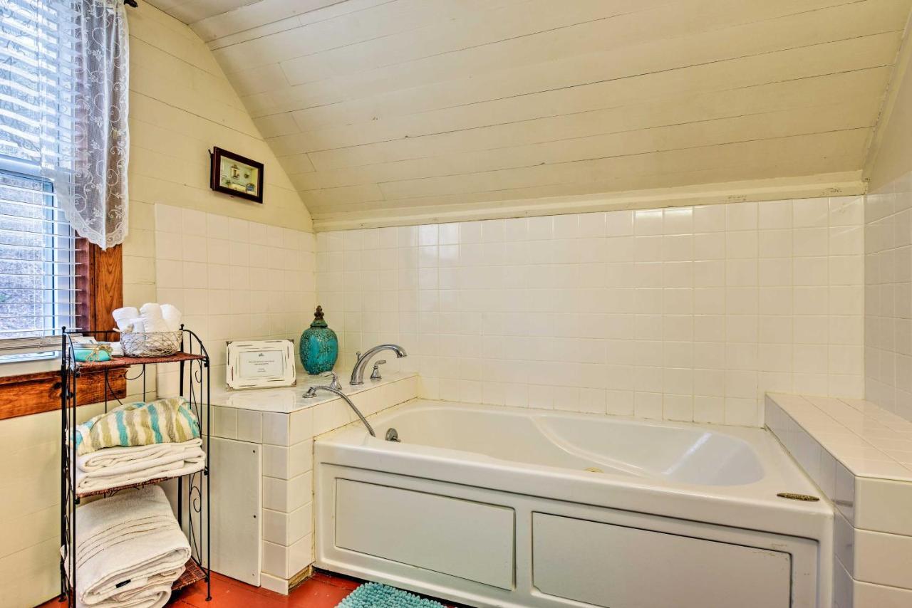 ווסט ג'פרסון Lil Red Hen Cottage In The Boone Area With Hot Tub מראה חיצוני תמונה