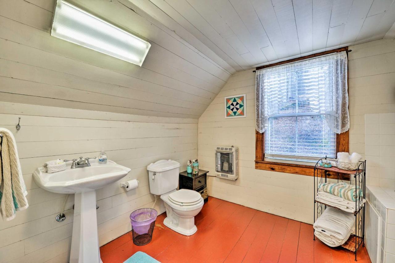 ווסט ג'פרסון Lil Red Hen Cottage In The Boone Area With Hot Tub מראה חיצוני תמונה